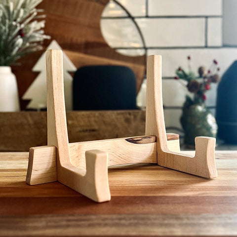 Maple cutting board stand sitting on ombré cutting board